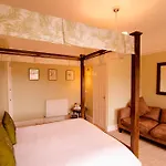 Arundel House Nocleg ze śniadaniem 4*