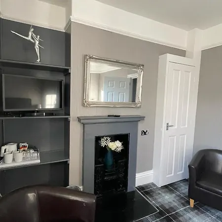 Arundel House 4*