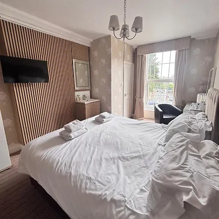 Arundel House 4*