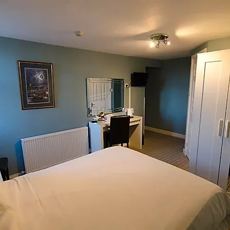 Arundel House 4*