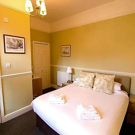 Arundel House 4*