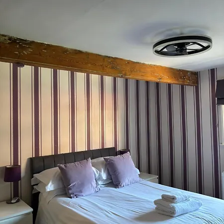 Arundel House 4*