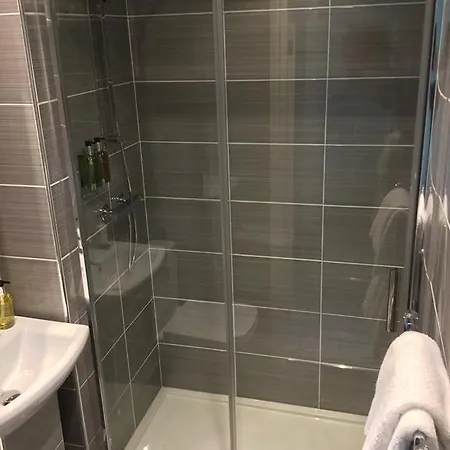 Nocleg ze śniadaniem Arundel House 4*
