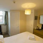 Arundel House Bed & Breakfast 4*