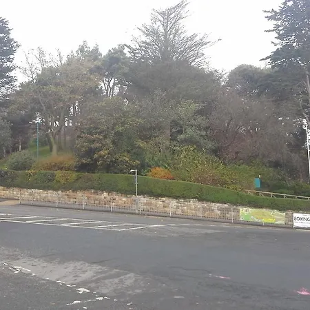 Arundel House 3*