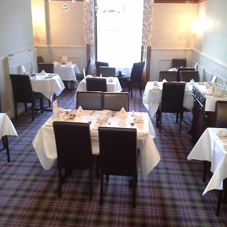 Arundel House 3*