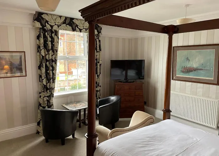 B&B Arundel House 4*