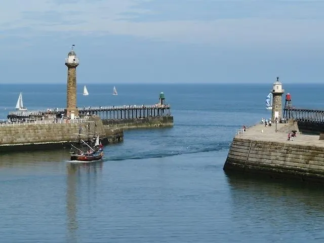 Arundel House Bed & Breakfast 4*